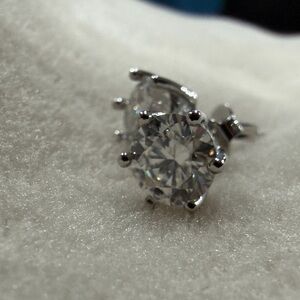 1CT Moissanite Stud Earrings 💎